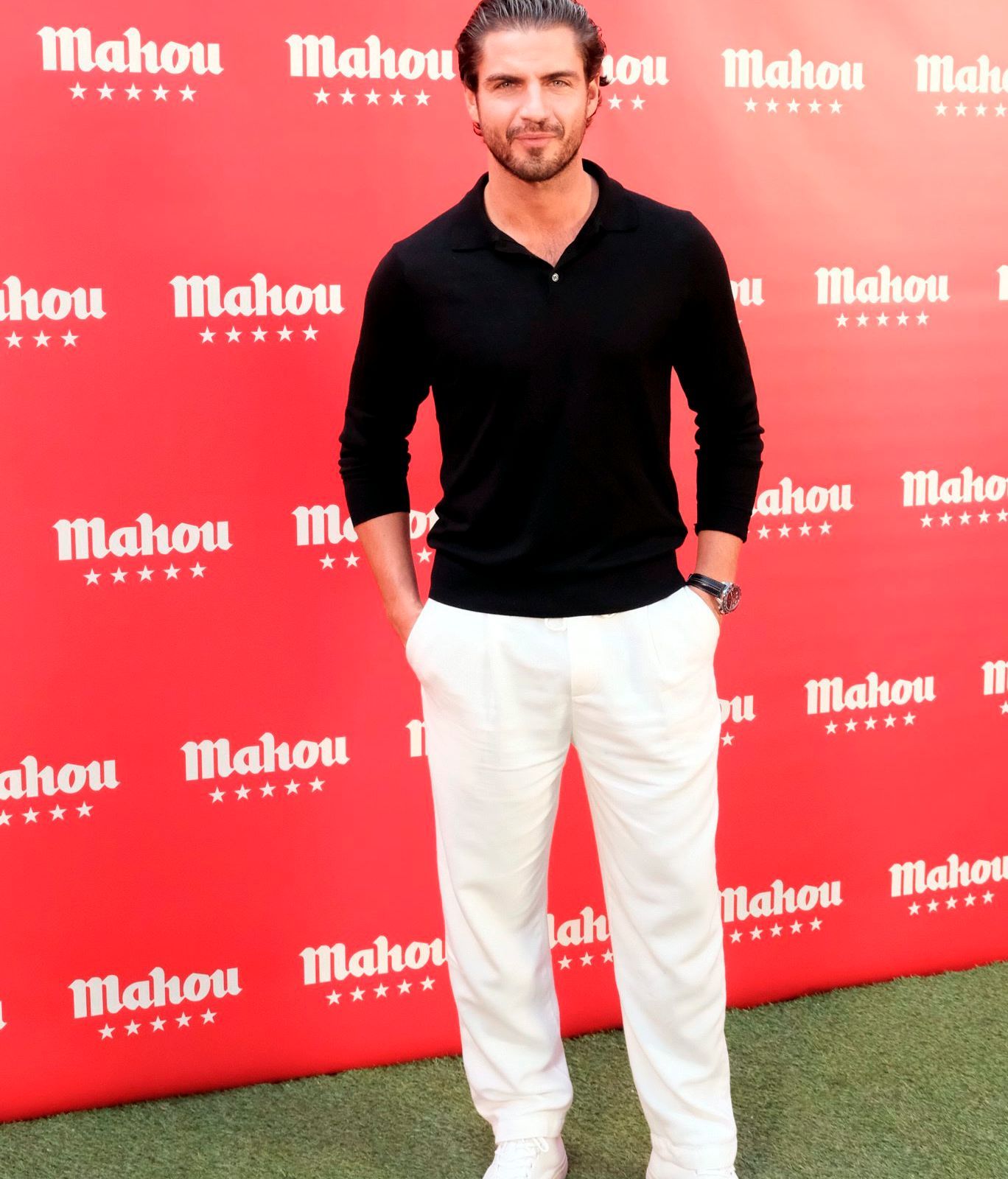 Maxi Iglesias, cara visible de la campaña, demostró que el efecto wet sigue siendo tendencia