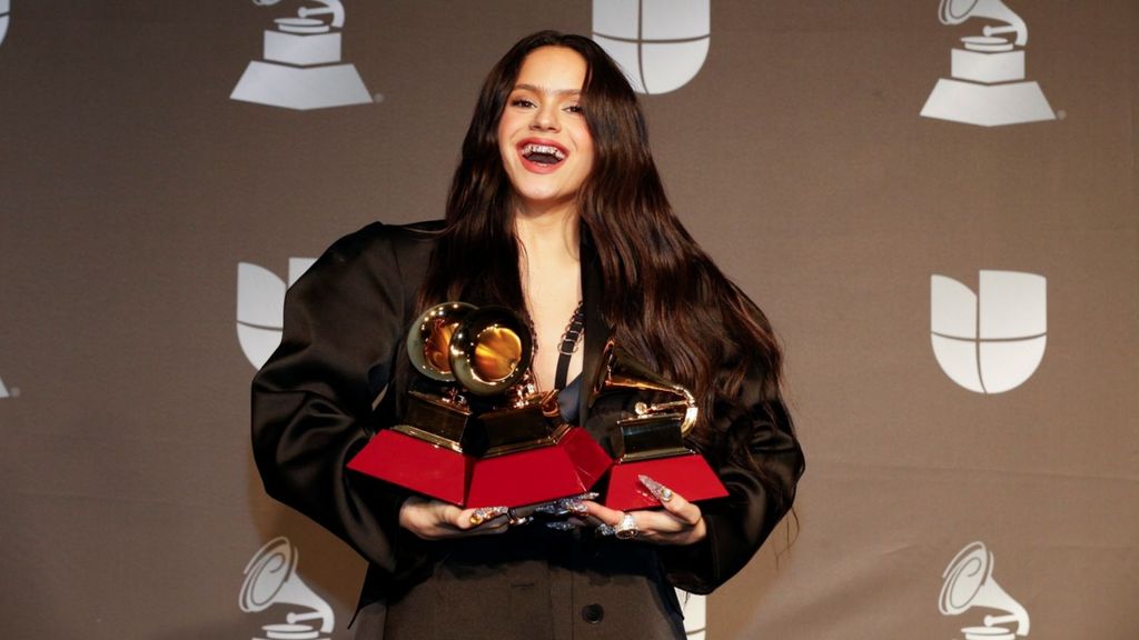 Rosalía, tras recibir tres Latin Grammy en 2020