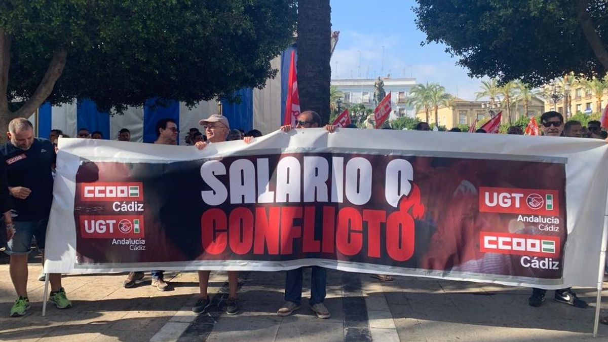 Trabajadores del Sector de la Vid esta mañana en Jerez de la Frontera. Trabajadores del Sector de la Vid esta mañana en Jerez de la Frontera.