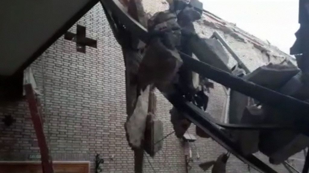 Cae parte del techo de la iglesia del colegio de Las Esclavas de Cádiz