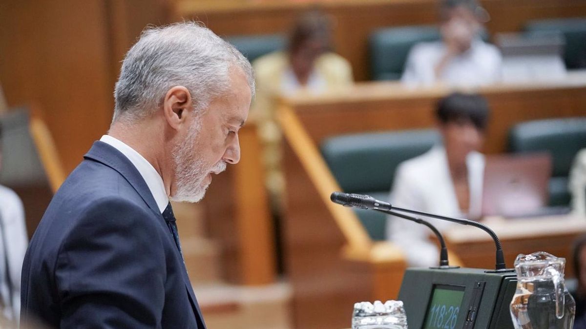 El Lehendakari, Iñigo Urkullu, durante su intervención en el Pleno de Política General El Lehendakari, Iñigo Urkullu, durante su intervención en el Pleno de Política General
