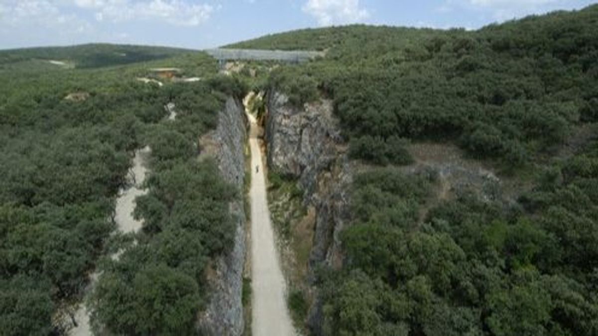 Yacimientos de la sierra de Atapuerca. Yacimientos de la sierra de Atapuerca.
