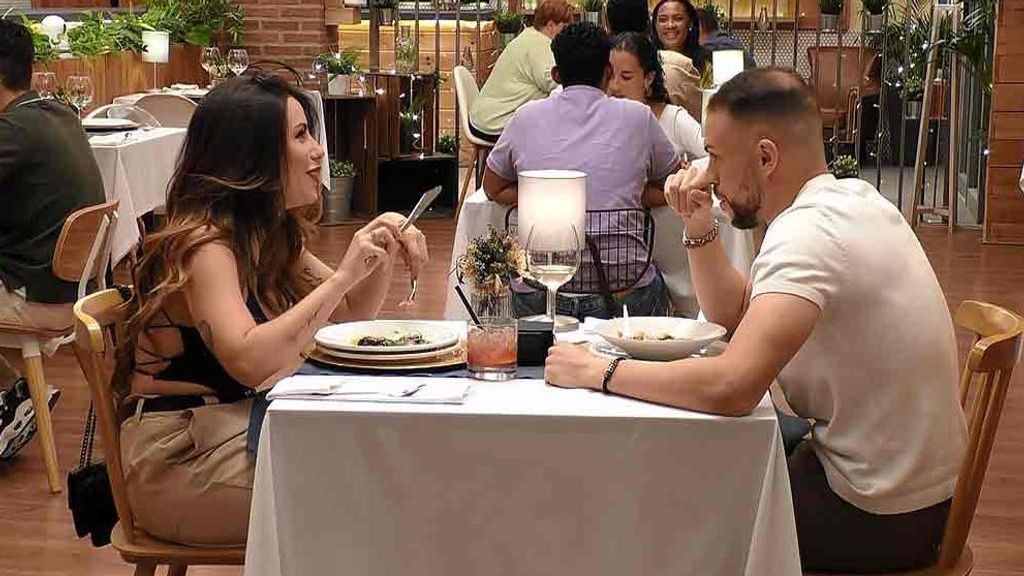 Antonio y Laura durante su cita en 'First Dates'