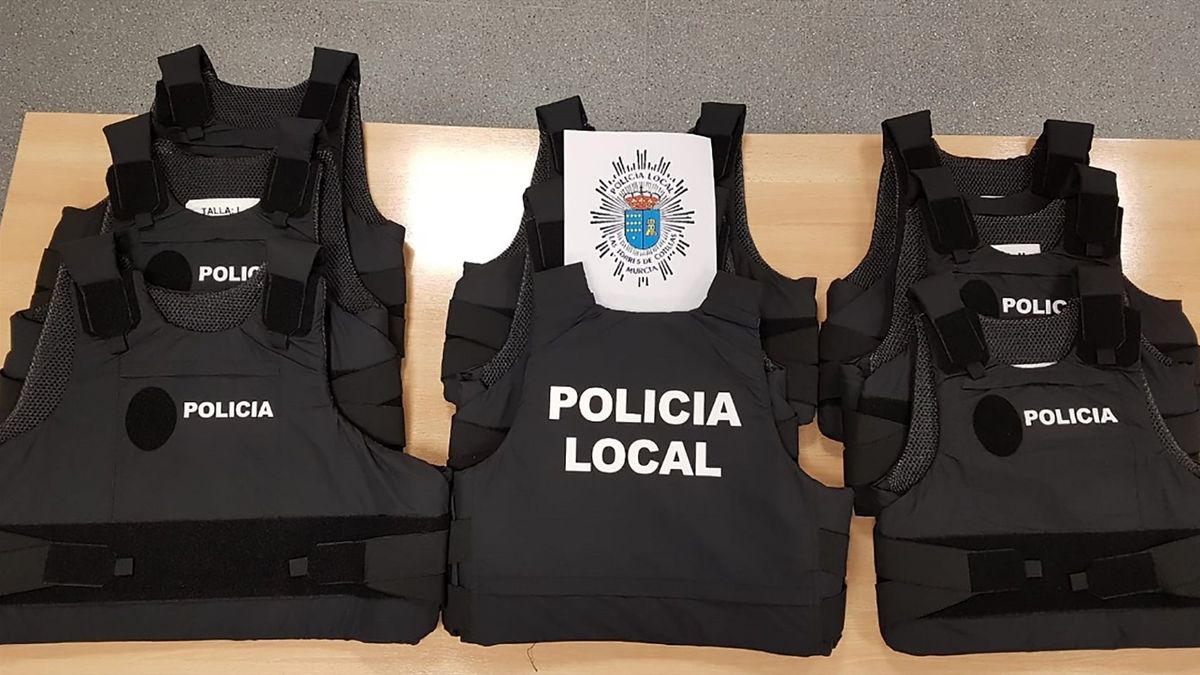 El Ayuntamiento de Las Torres de Cotillas adquiere 20 chalecos antibalas para la Policía Local
