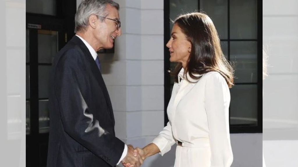 reina saluda al embajador de España en EEUU