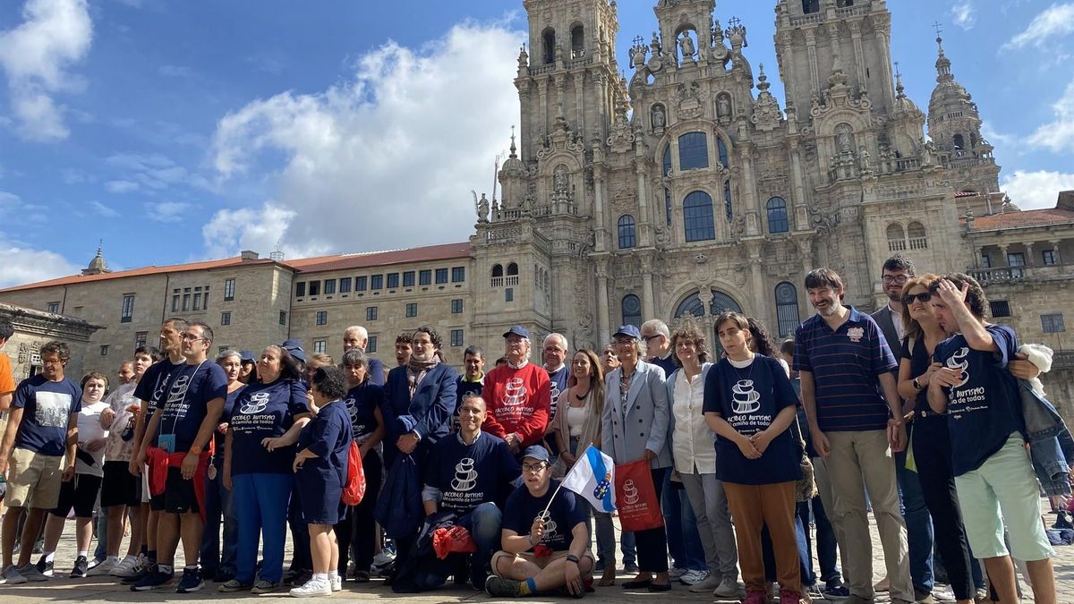 Un grupo de veinte jóvenes con autismo completan el Camino de Santiago Un grupo de veinte jóvenes con autismo completan el Camino de Santiago