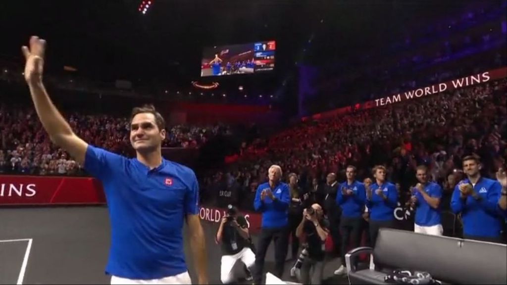 El suizo Roger Federer se despide del tenis profesional entre lágrimas