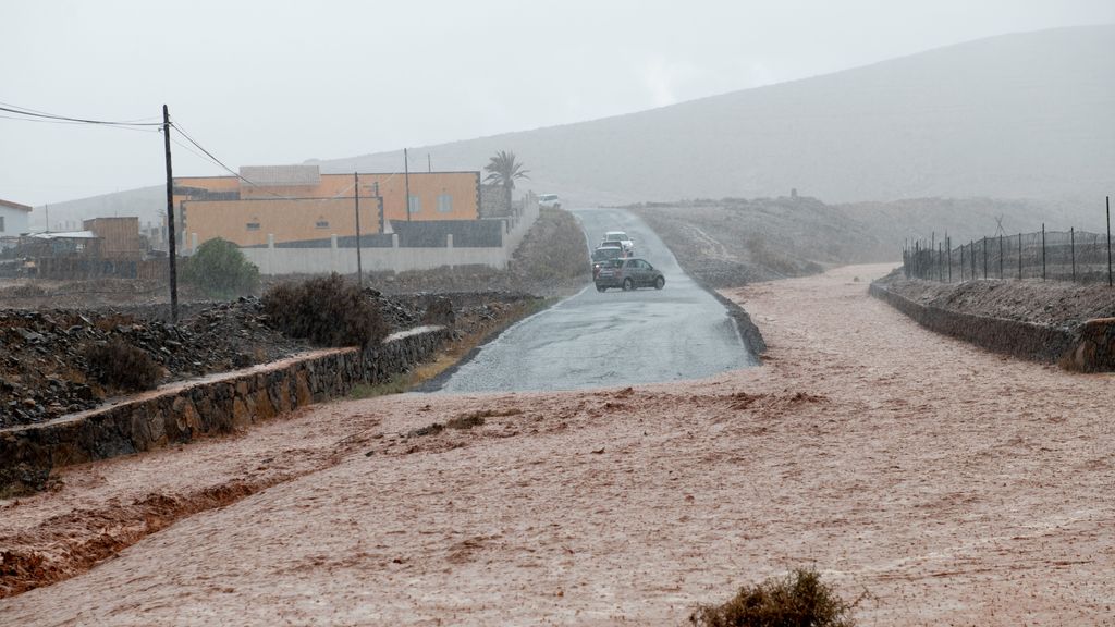 Islas Canarias, en "riesgo extremo" por la tormenta tropical Hermine: hay aviso rojo por lluvias