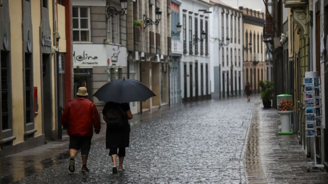 La tormenta tropical Hermine provoca cancelaciones y desvíos en vuelos en Canarias