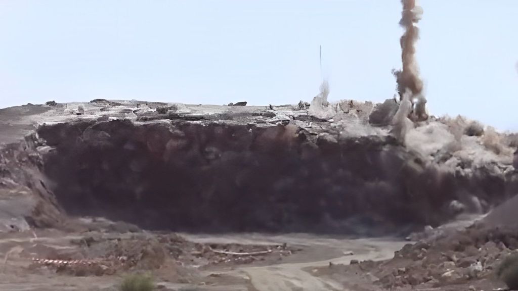 Voladura controlada de las obras de la Autovía del Almanzora, en la comarca del mármol de Almería