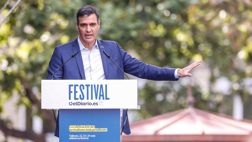 El presidente del Gobierno, Pedro Sánchez, interviene durante el Festival X aniversario de elDairio.es, en la Plaza del Ayuntamiento de Valencia, a 23 de septiembre de 2022, en Valencia