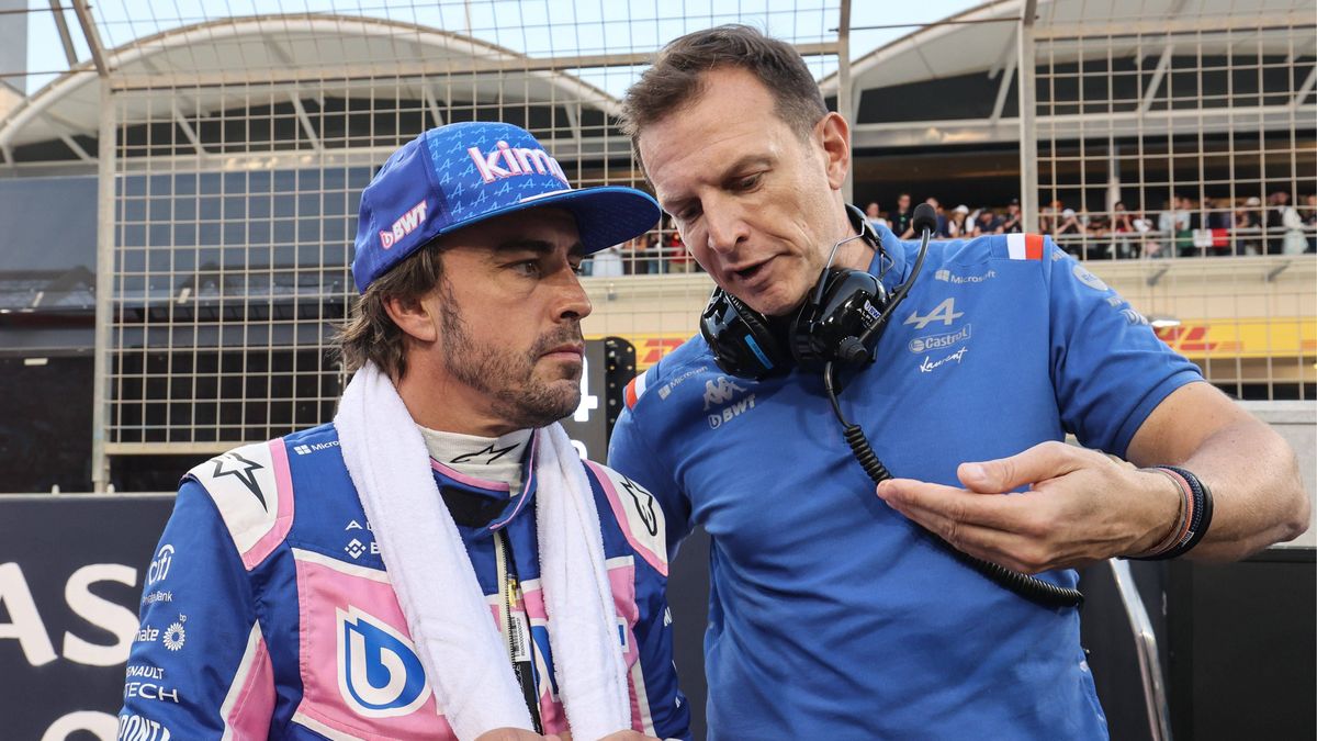 Alpine menosprecia la decisión de Alonso de fichar por Aston Martin: "La caída puede venir de un año a otro a su edad"