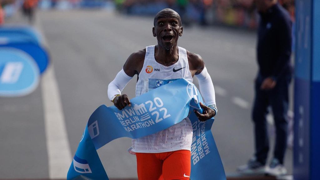 Kipchoge sigue haciendo historia: bate el récord del mundo de maratón en Berlín