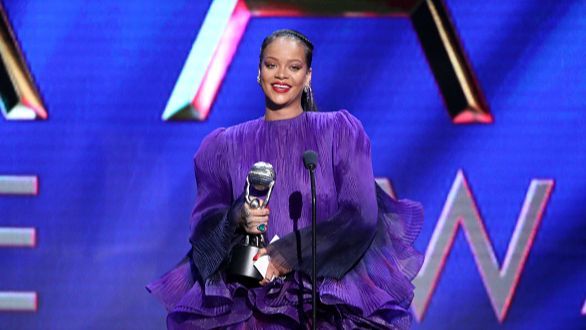 Rihanna regresa a los escenarios y actuará en la próxima Super Bowl