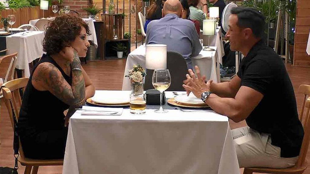 Patricia y Javi durante su cita en 'First Dates'