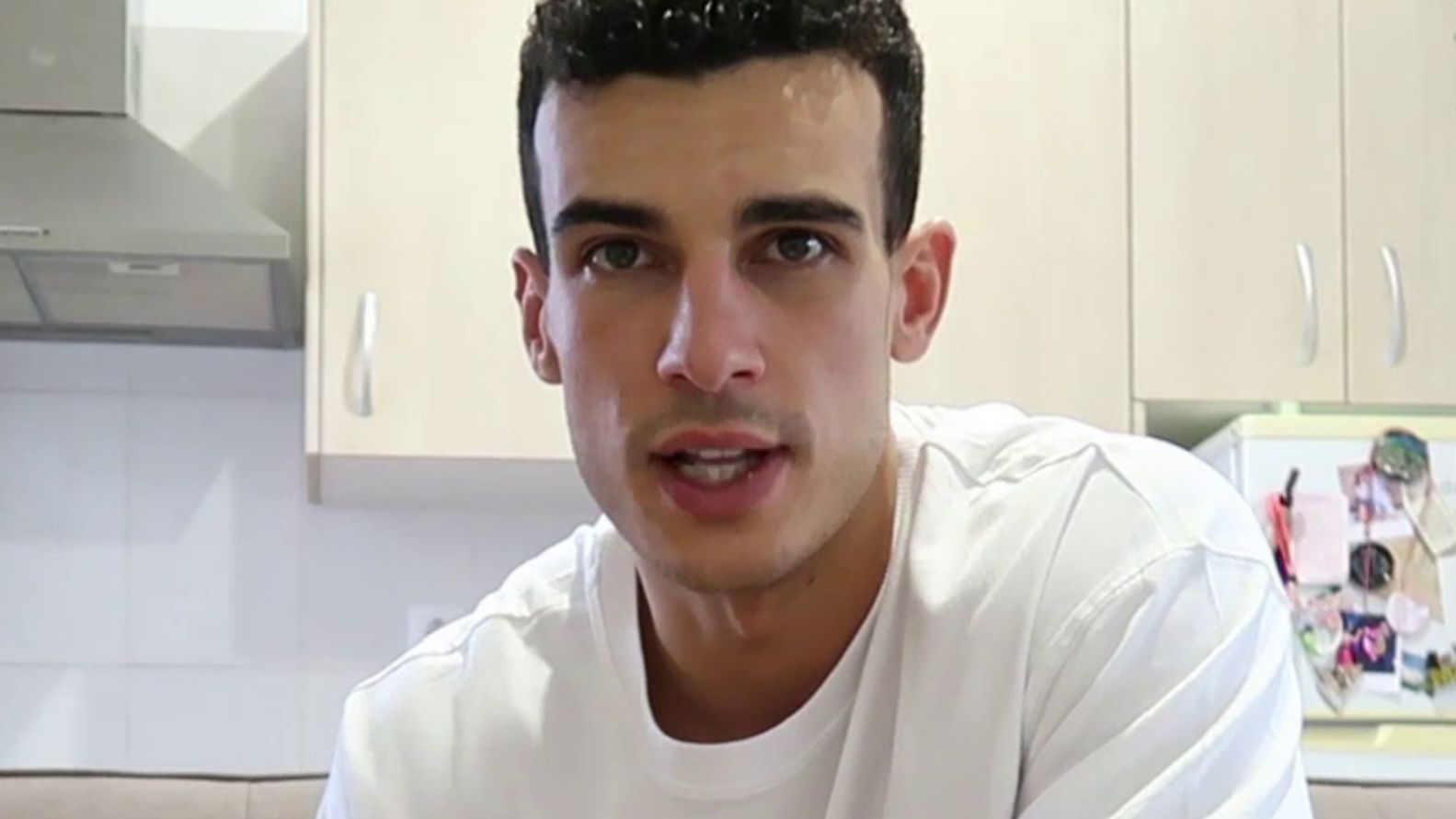 Adrián Tello rompe a llorar al recordar el accidente de su amigo: "Por dentro estaba destruido"