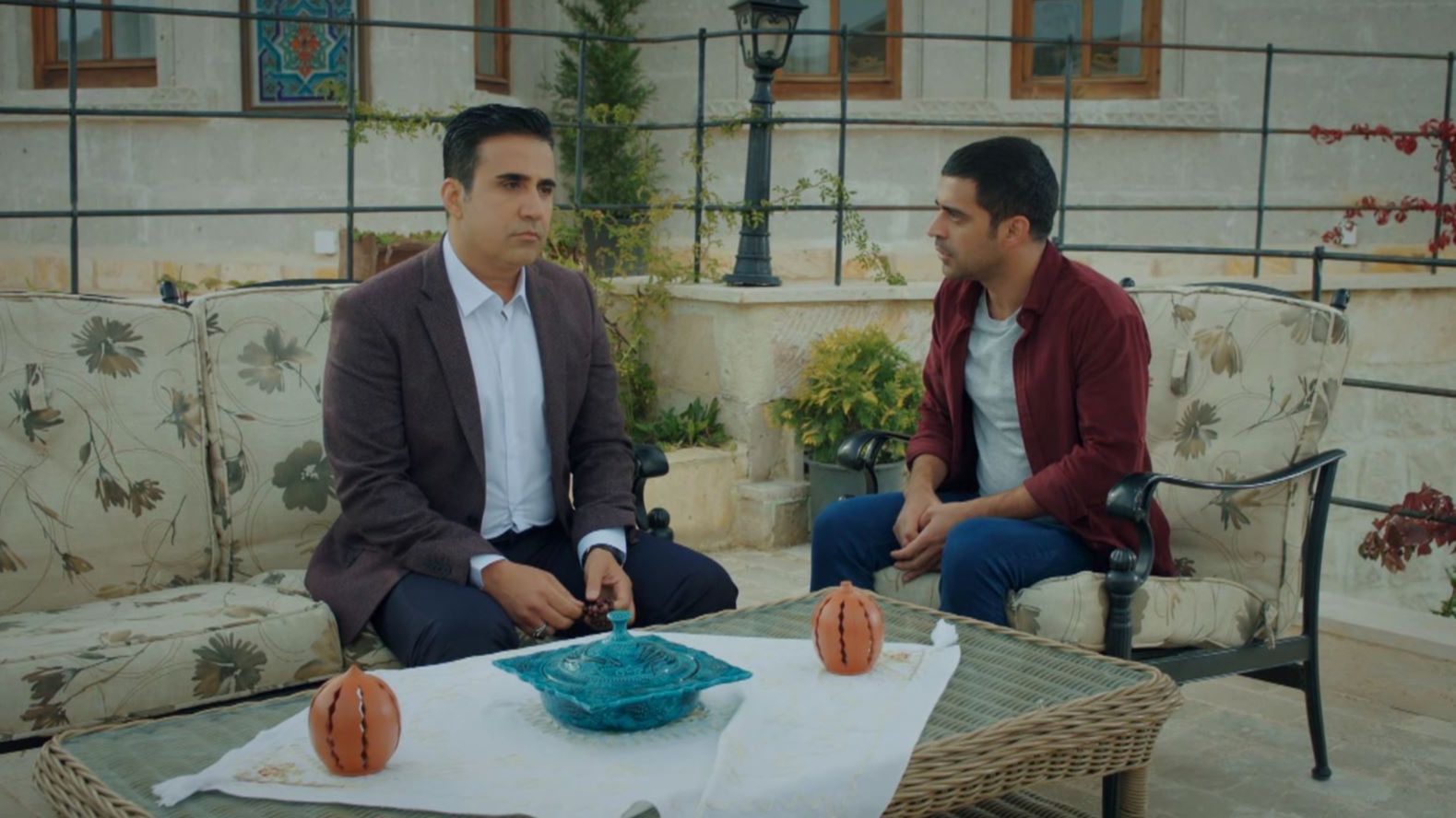 Ali le confiesa a su hermano quién es Mavi