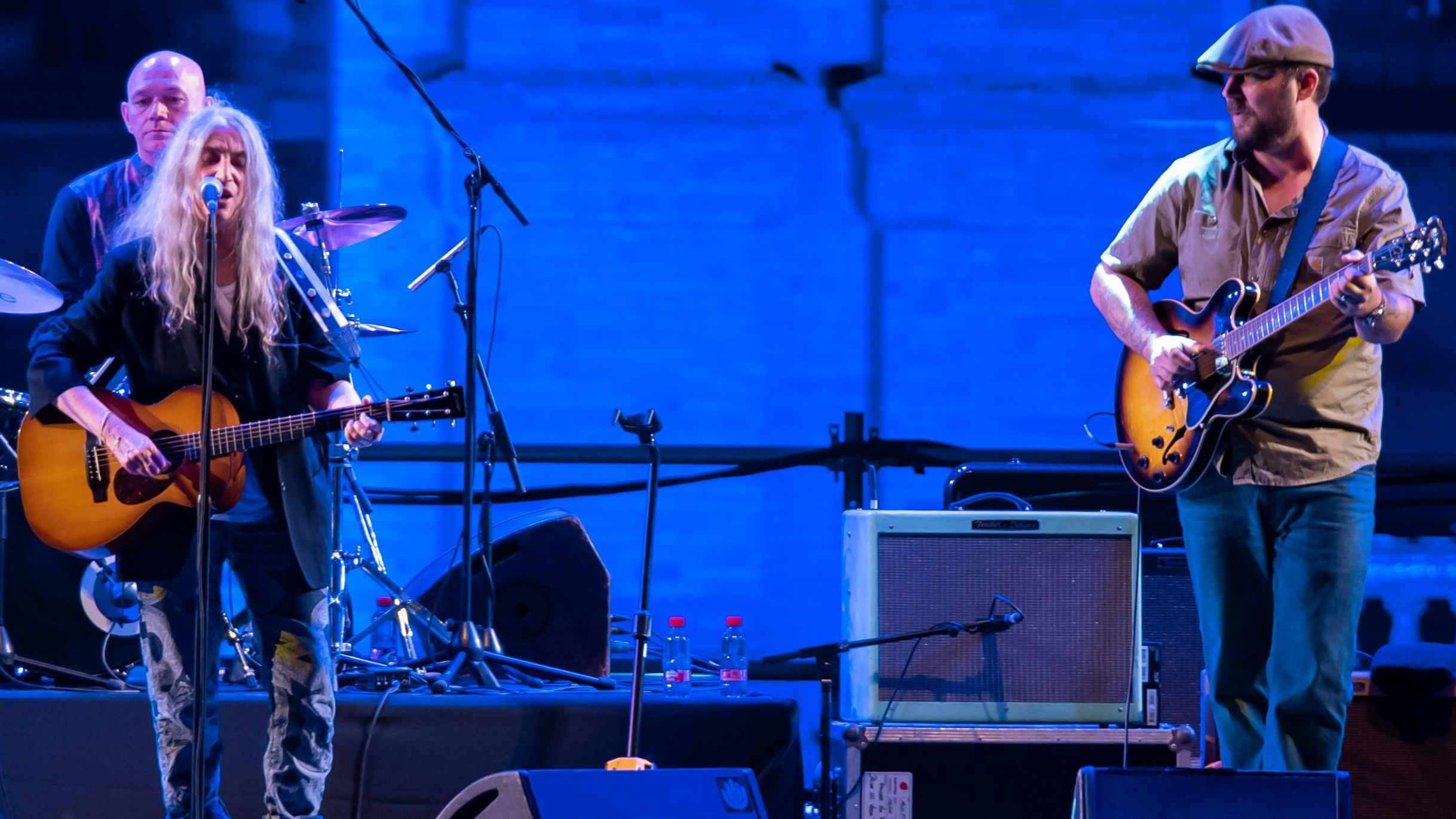 Patti Smith en concierto con su hijo Jackson Smith, guitarrista en Sevilla