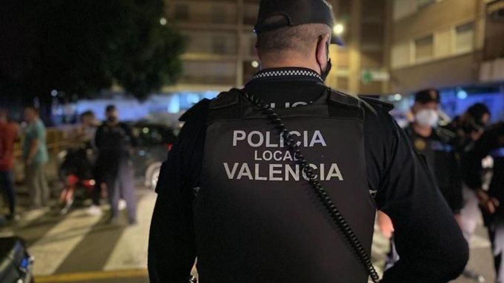 Policía Local de Valencia solicita prohibir las verbenas falleras en la Lonja, Santos Juanes y Mercado