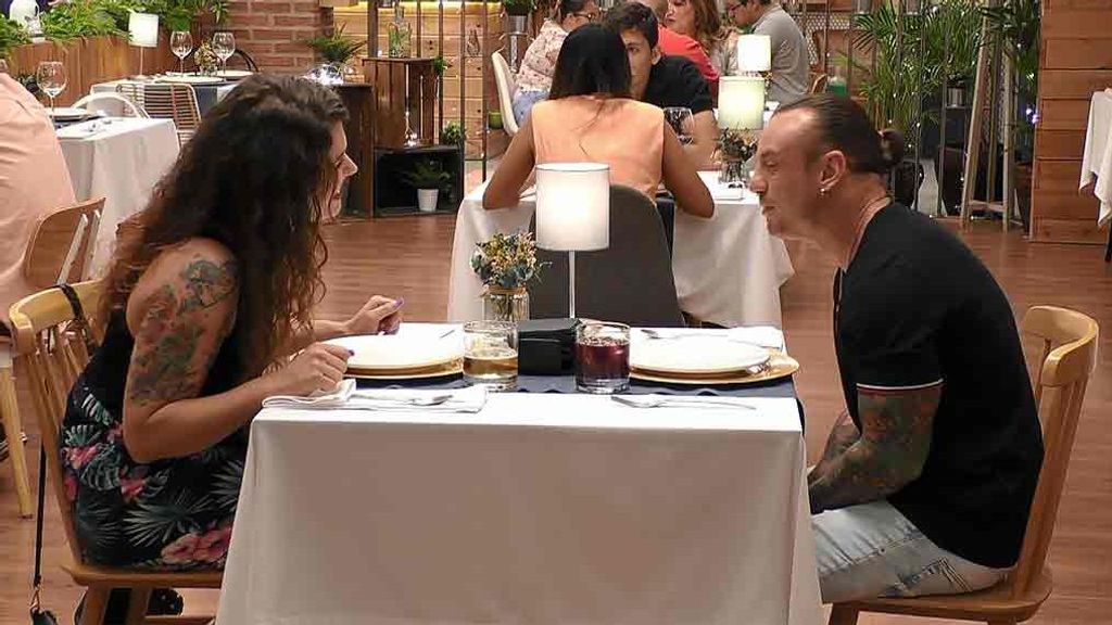 Rebeca y Agus durante su paso por 'First Dates'