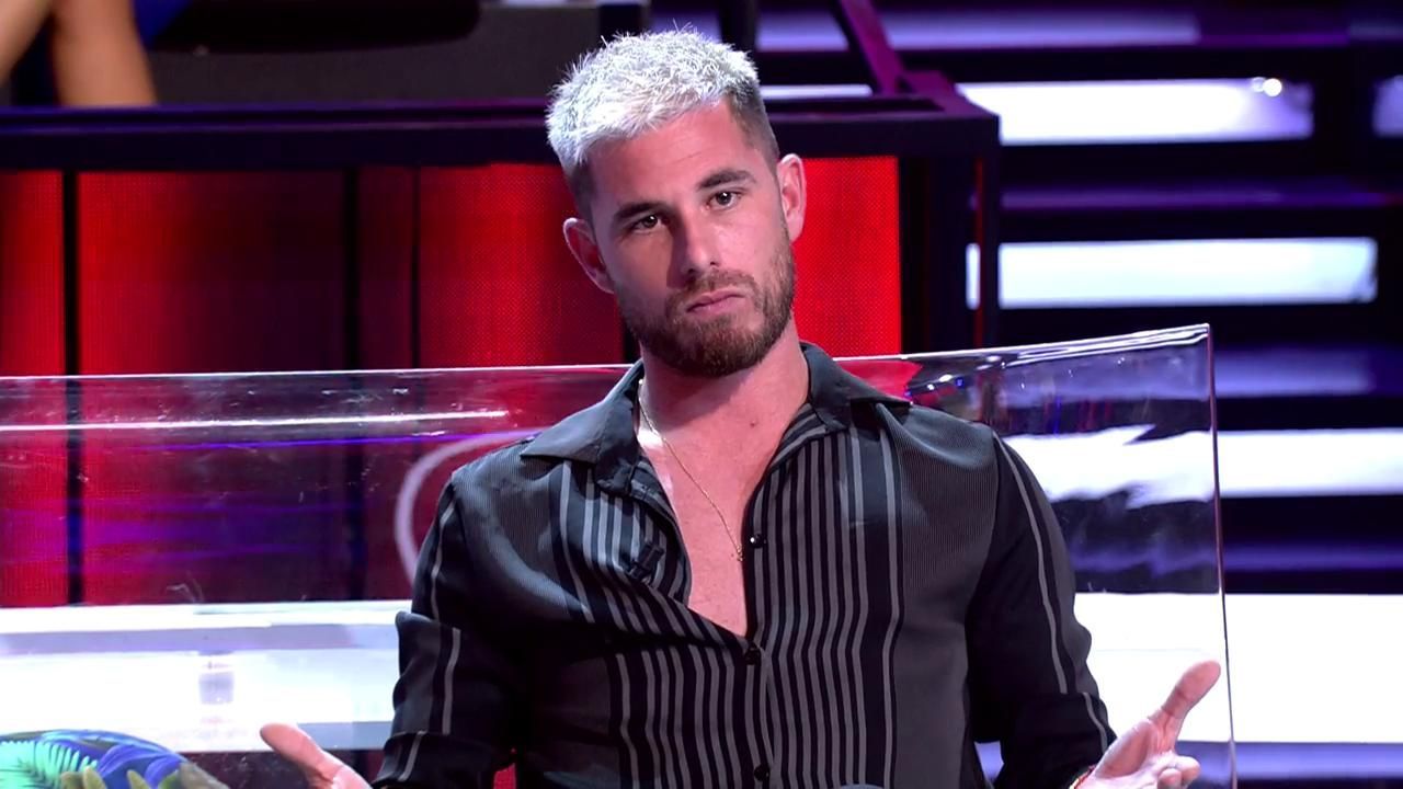 Tom Brusse carga contra Mario