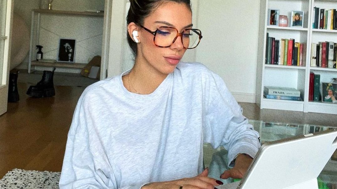 Críticas a Alejandra Rubio tras presumir de su nueva faceta como 'periodista' (Nuria Marín)