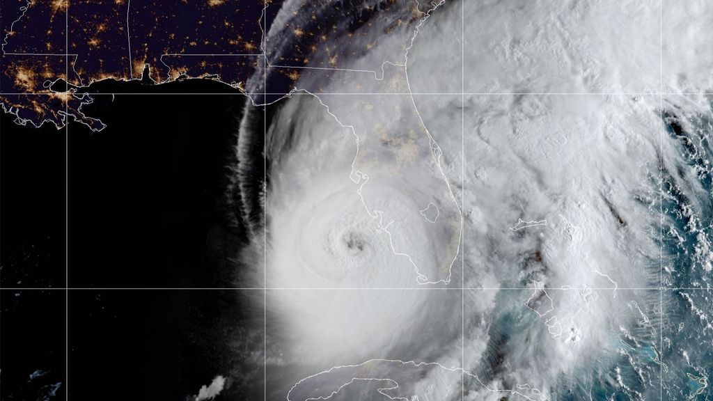 El huracán 'Ian' se empieza a dejar sentir ya con fuerza en algunas zonas de Florida
