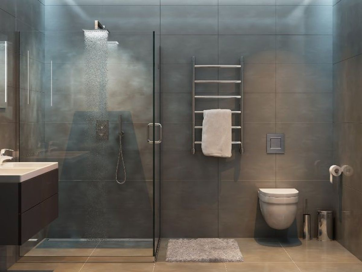 Parásito plataforma Puno Gana un espacio extra en tu cuarto de baño gracias a estos platos de ducha  - Telecinco