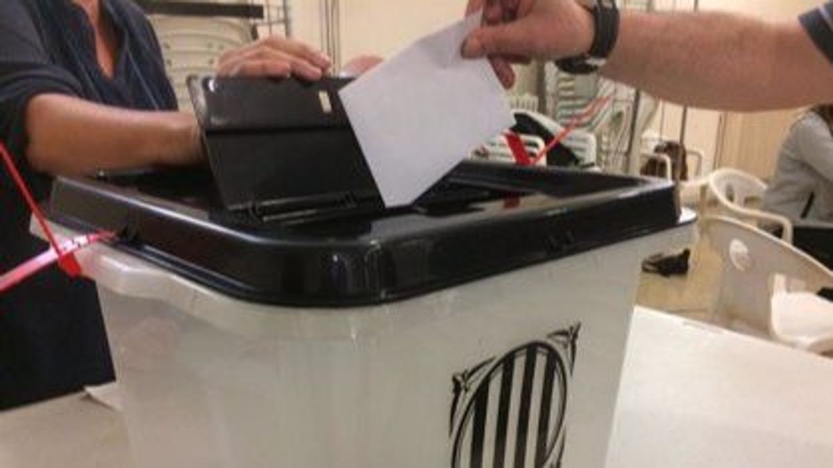 Una urna del 1-O Una urna del 1-O