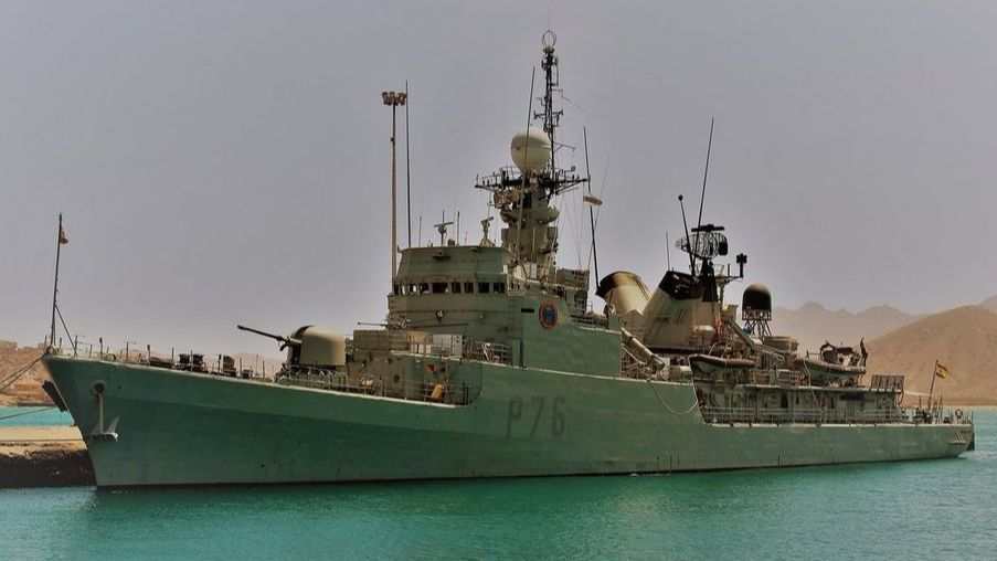 El patrullero "Infanta Elena" en una de sus primeras misiones cerca