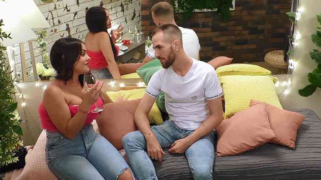 La mujer más guapa del mundo le hace la cobra al soltero de los patines de ‘First Dates’: “Me ha dado penita”