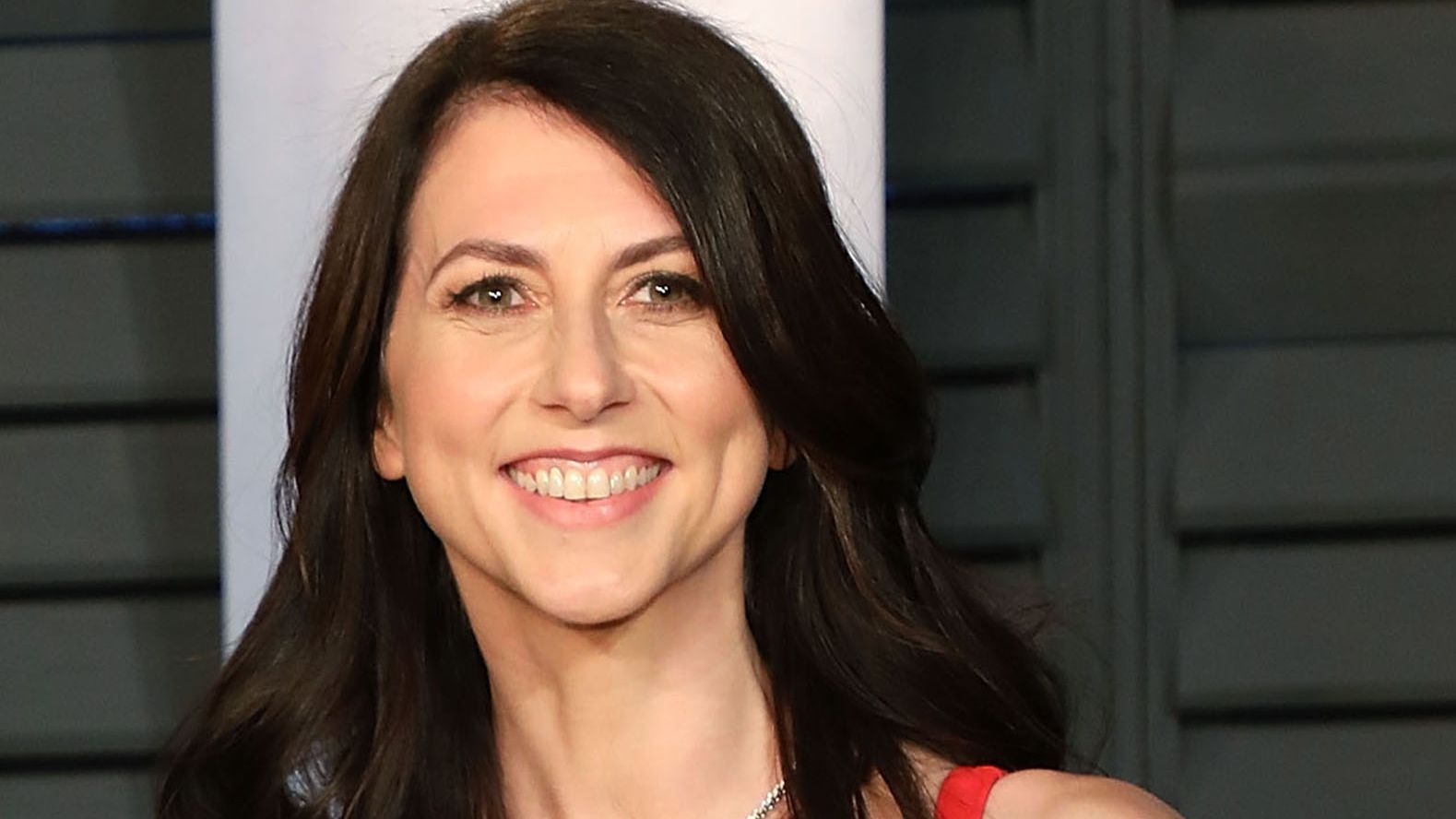 Mackenzie Scott, exmujer de Jeff Bezos, fundador de Amazon, se divorcia de su marido Dan Jewett con el que llevaba un año casada