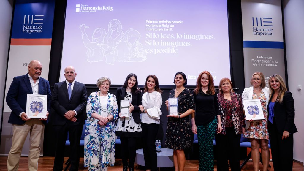 Una matemática gana el premio de literatura Hortensia Roig para fomentar el amor por los números entre las niñas