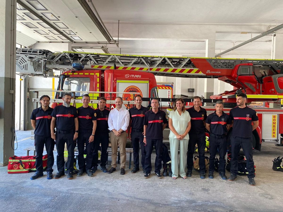 València reconoce la labor de los bomberos municipales que participaron en los incendios de Bejís y la Vall d’Ebo