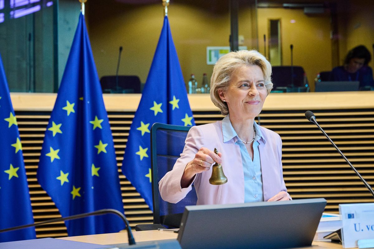 HANDOUT - 07 September 2022, Belgium, Brussels: Ursula von der Leyen, President of the European Commission, chairs the weekly meeting of the von der Leyen Commission. Photo: Dati Bendo/European Commission/dpa - ATTENTION: editorial use only and only if th HANDOUT - 07 September 2022, Belgium, Brussels: Ursula von der Leyen, President of the European Commission, chairs the weekly meeting of the von der Leyen Commission. Photo: Dati Bendo/European Commission/dpa - ATTENTION: editorial use only and only if th
