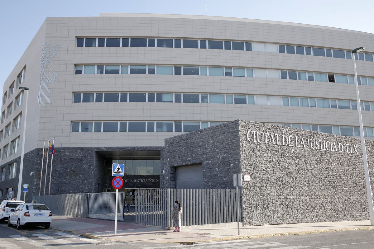 Archivo - Fachada de la Ciutat de la Justicia de la Audiencia de Alicante, sede de Elche Archivo - Fachada de la Ciutat de la Justicia de la Audiencia de Alicante, sede de Elche
