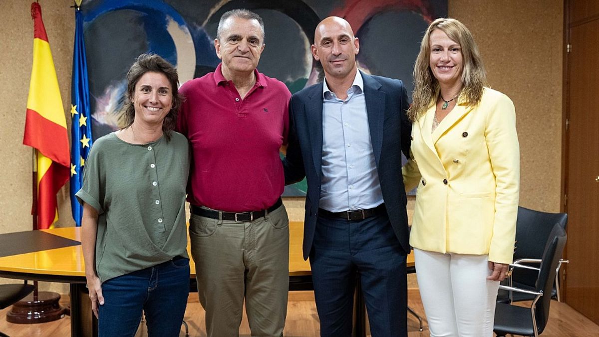 De izda a dcha: Marta Frías, José Manuel Franco, Luis Rubiales y Yolanda Parga De izda a dcha: Marta Frías, José Manuel Franco, Luis Rubiales y Yolanda Parga