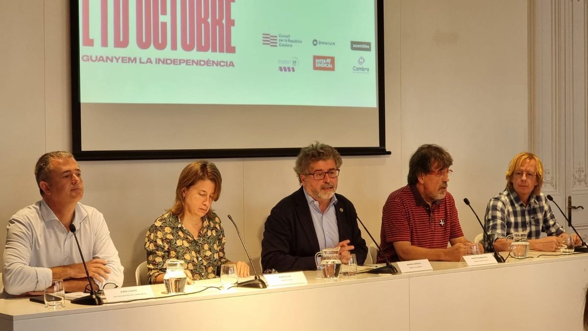 El presidente de la AMI, Jordi Gaseni; la vicepta. Òmnium, Marina Gay; el miembro del CdRep, Antoni Castellà; el vicepte. ANC, Jordi Pesarrodona y el secretario gral. Intersindical, Sergi Perelló El presidente de la AMI, Jordi Gaseni; la vicepta. Òmnium, Marina Gay; el miembro del CdRep, Antoni Castellà; el vicepte. ANC, Jordi Pesarrodona y el secretario gral. Intersindical, Sergi Perelló