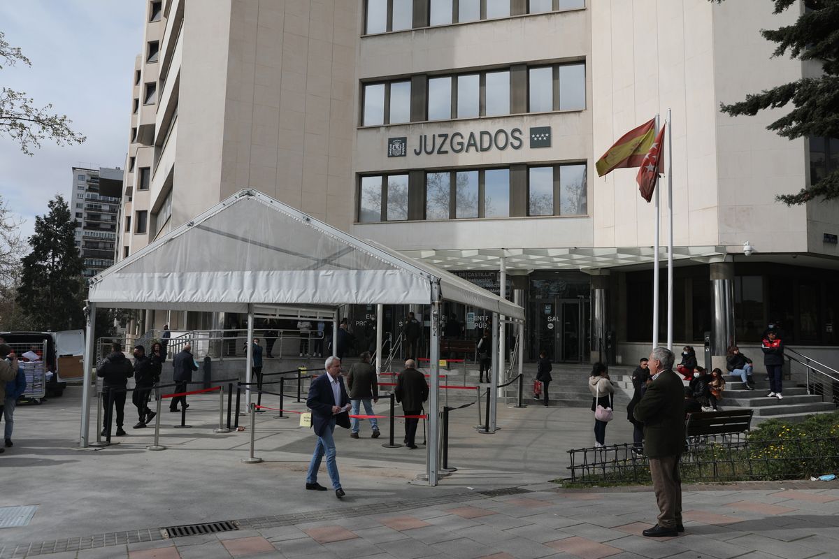 Archivo - Vista de la entrada de los Juzgados de Madrid en Plaza Castilla. Archivo - Vista de la entrada de los Juzgados de Madrid en Plaza Castilla.