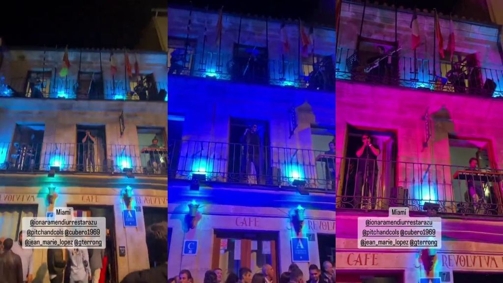 La banda tocó utilizando los balcones de un hostal de Salamanca como escenario