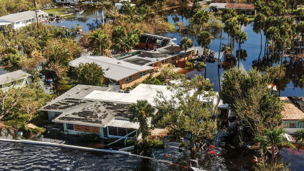 El paso del huracán Ian por EEUU deja 77 muertos y vientos de hasta 241 kilómetros por hora