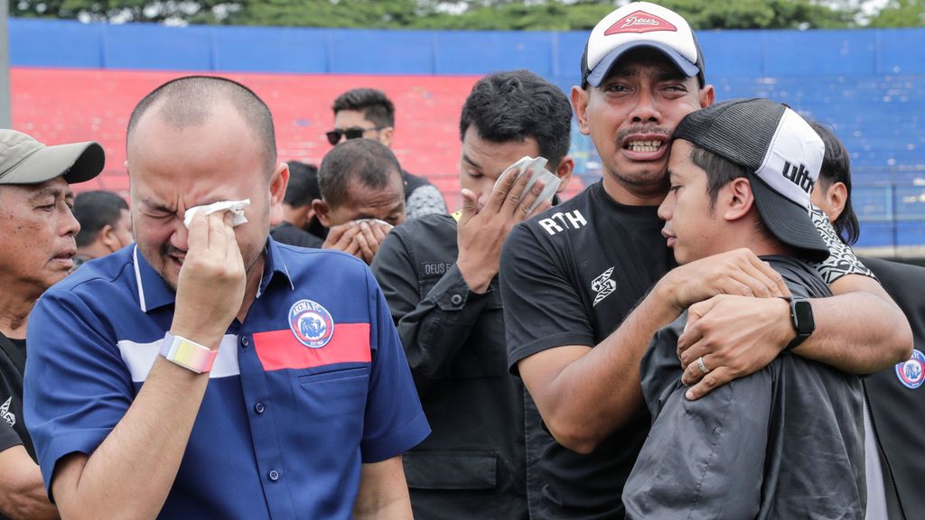 At least 125 people killed during a stampede following a soccer match riot in Malang