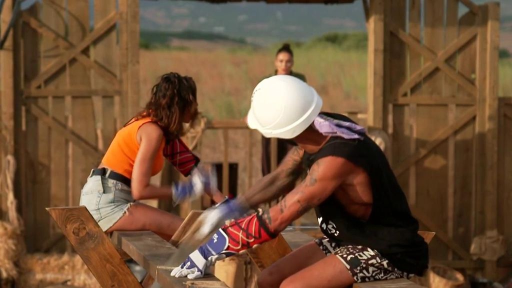 Los compañeros salvan a Daniela y Omar y Marina se baten en duelo