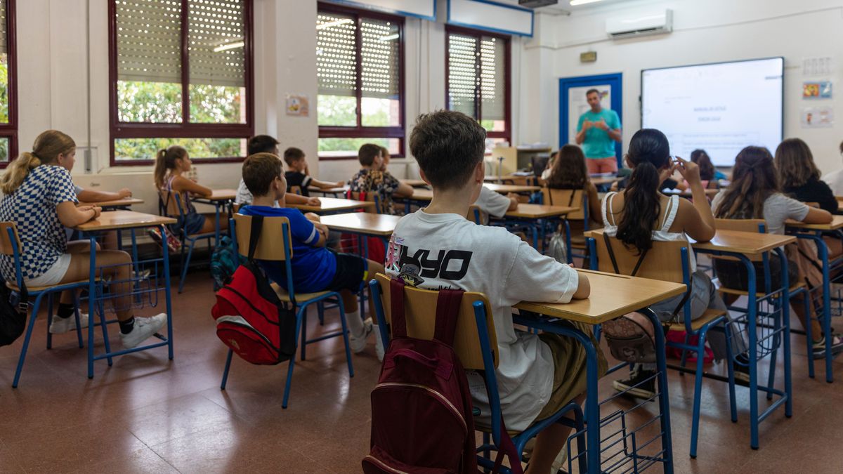 Uno de cada tres alumnos que repite en España alcanza el nivel de competencia básico de PISA en lectura, matemáticas y ciencias