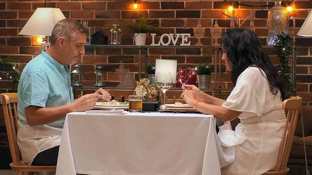 Verónica y Javier durante su cita en 'First Dates'