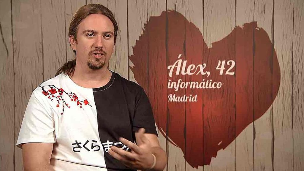 Álex durante su cita en 'First Dates'