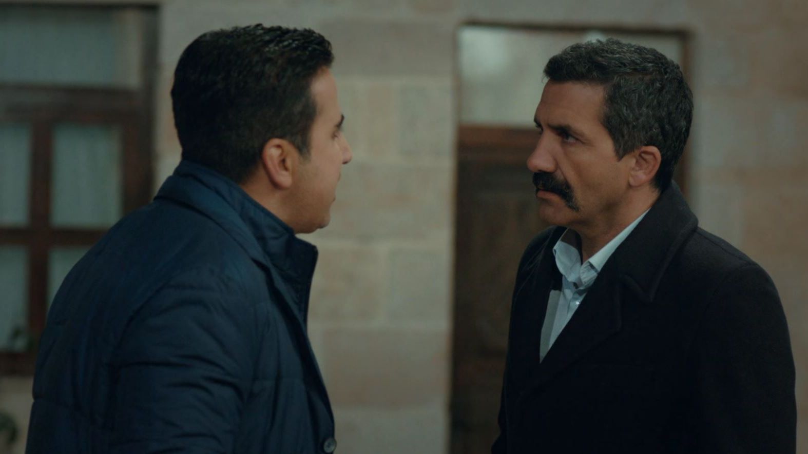 Ali acorrala a Cemal y amenaza con desvelar su secreto