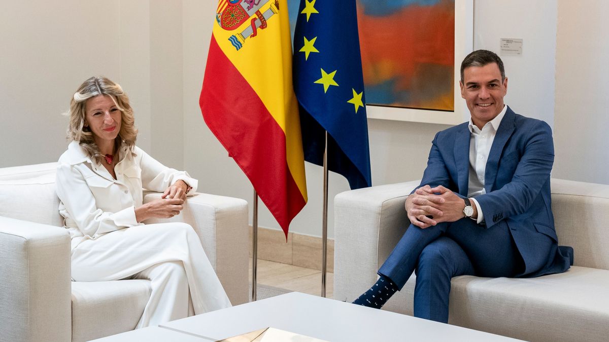 Pedro Sánchez y Yolanda Díaz se hacen la foto tras sellar el pacto de Presupuestos