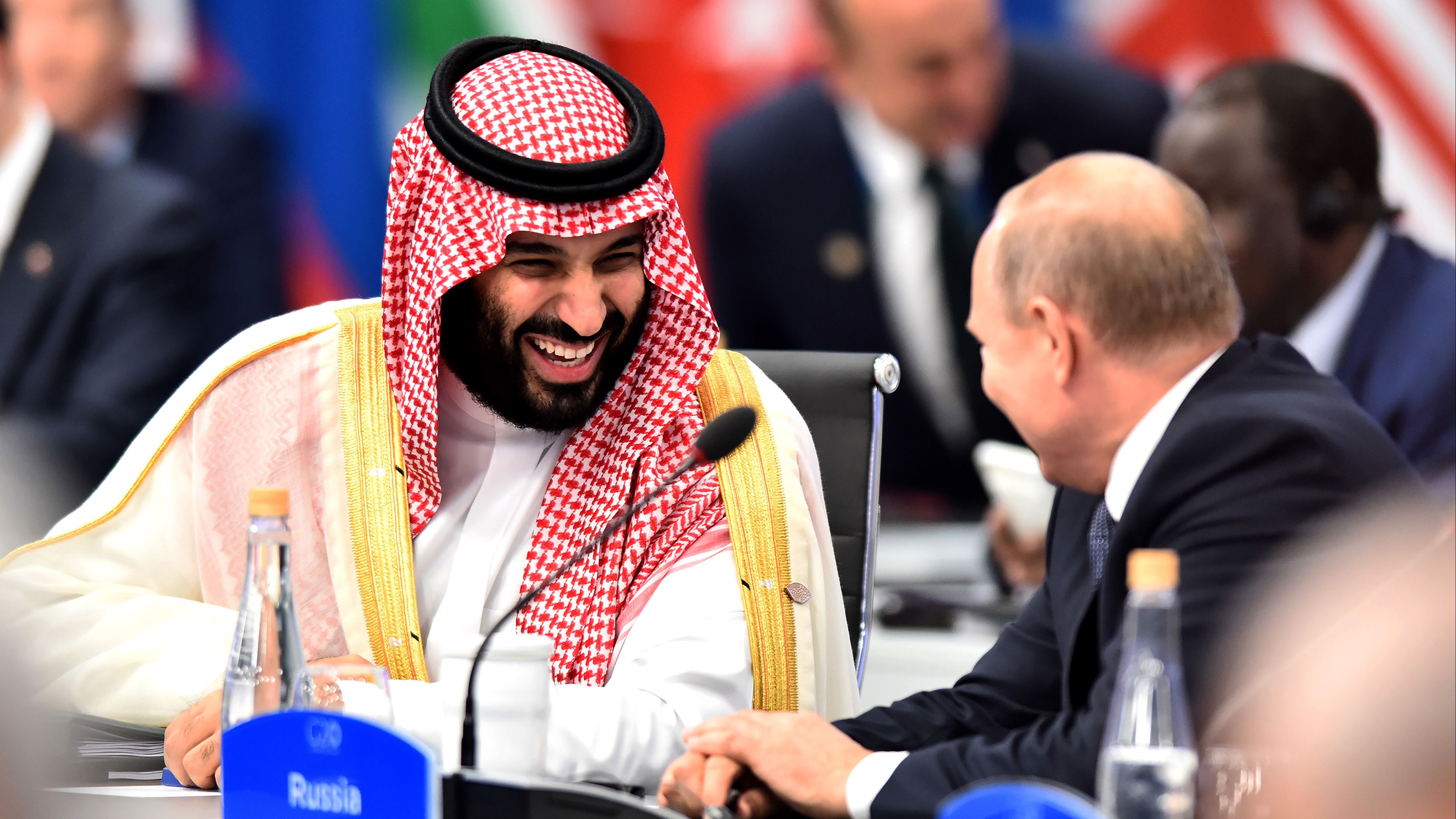 Saudi Arabia defies the US: allies with Russia in a sharp cut in oil production