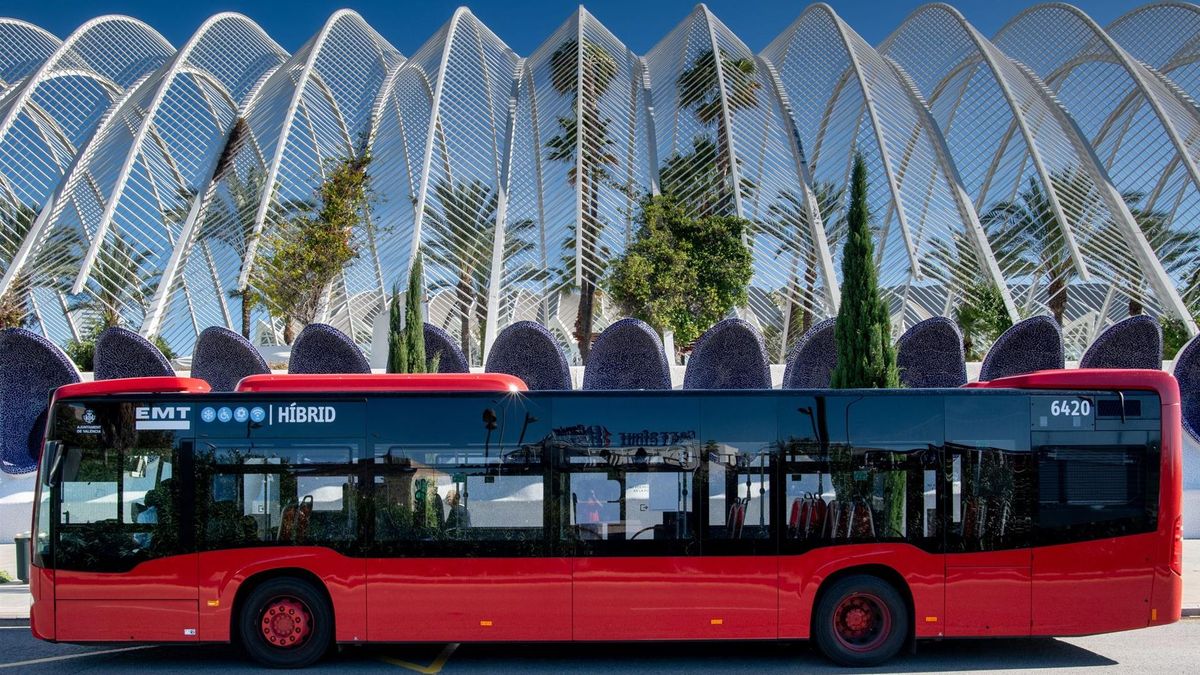 Un autobús de la EMT en Valencia Un autobús de la EMT en Valencia